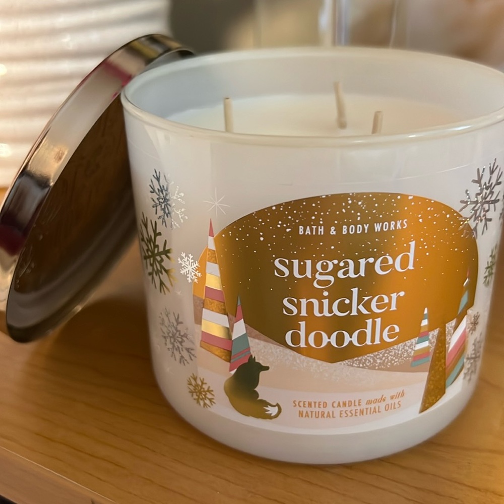 Bath and body Works scented candle made with natural essential oils